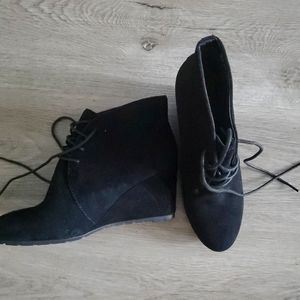 Clarks Womens Ankle Boots Sz 6.5